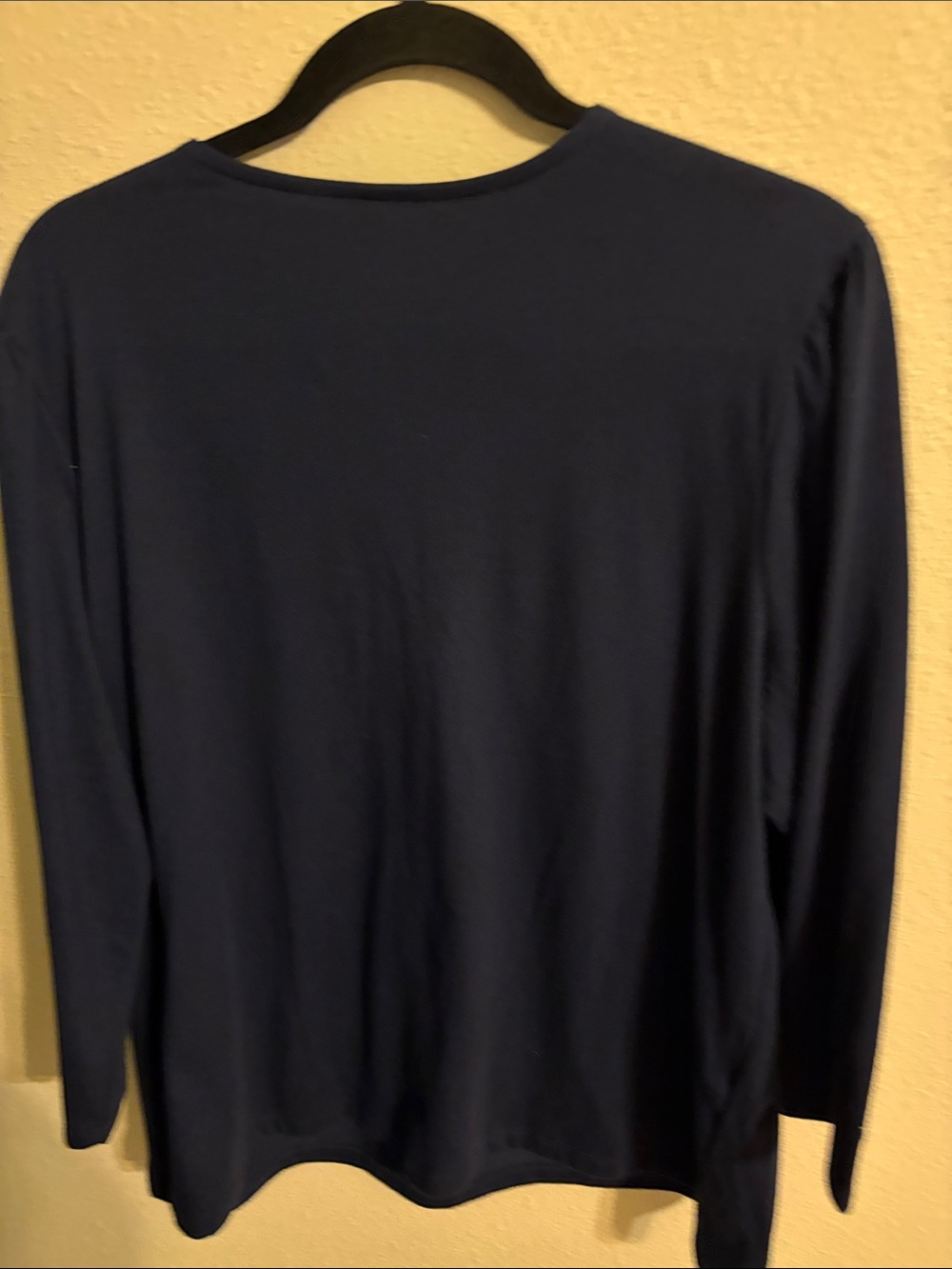 croft & barrow Navy V-Neck Long Sleeve Women's Top - Picture 2 of 5